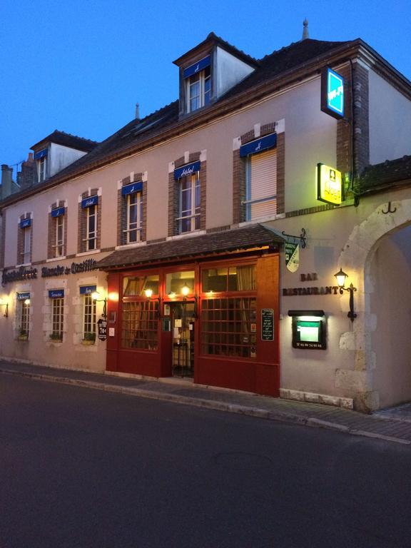 Blanche De Castille Bléneau Buitenkant foto